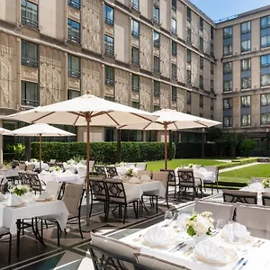 5* מלון L'hotel Du Collectionneur
